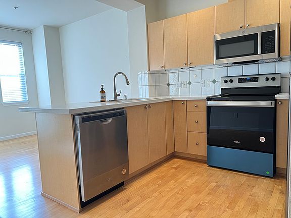 5th image of 2680 139th Ave SE #77