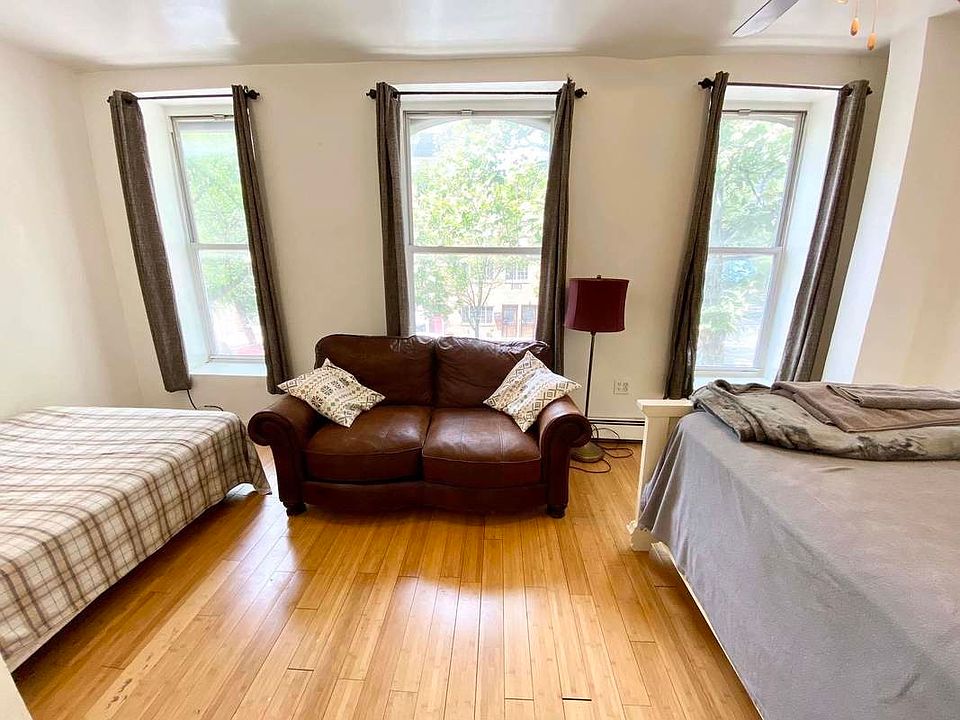 1st image of 345 Tompkins Ave #2