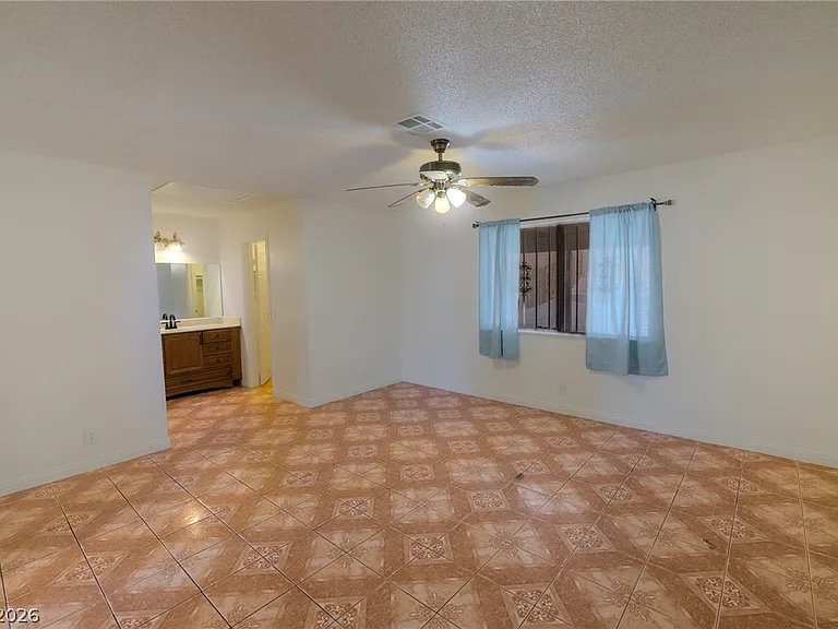 1866 Ludington Ave — Photo 20