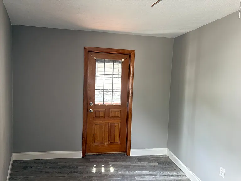 781 Winthrop Ave — Photo 16