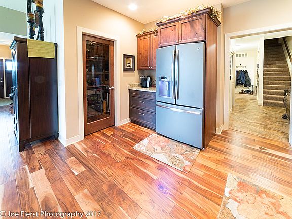 Kitchen & Walk-in Pantry