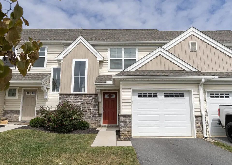 1st image of 26 Howard Dr