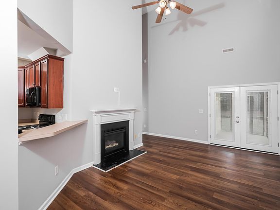 2nd image of 3213 Whispernut Ln