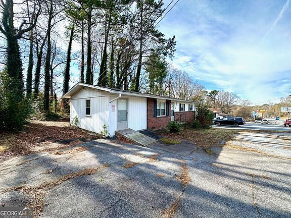 5th image of 446 Windy Hill Rd SE