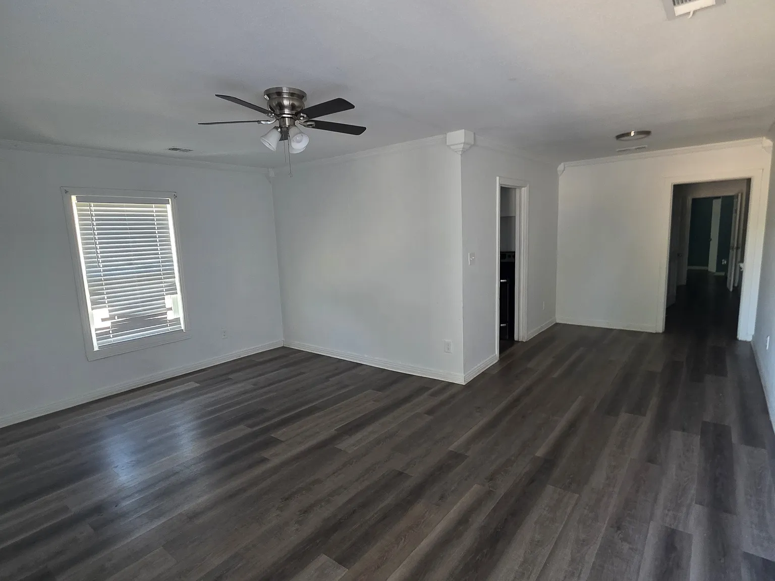 2 bed, 905 sqft, $1,350 — Photo 3