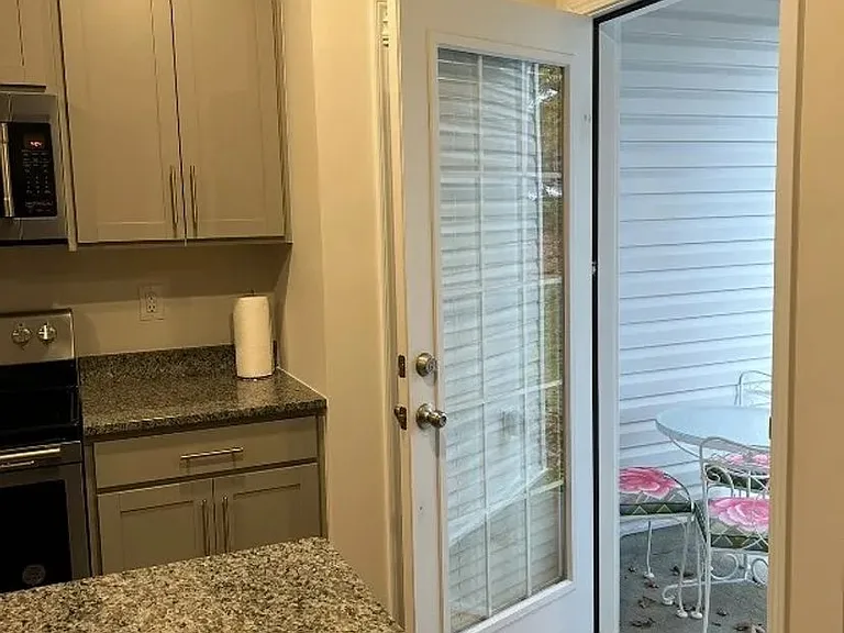 8009 Murray Branch Dr — Photo 15