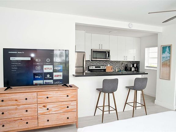 4th image of 4109 N Ocean Dr Unit 7