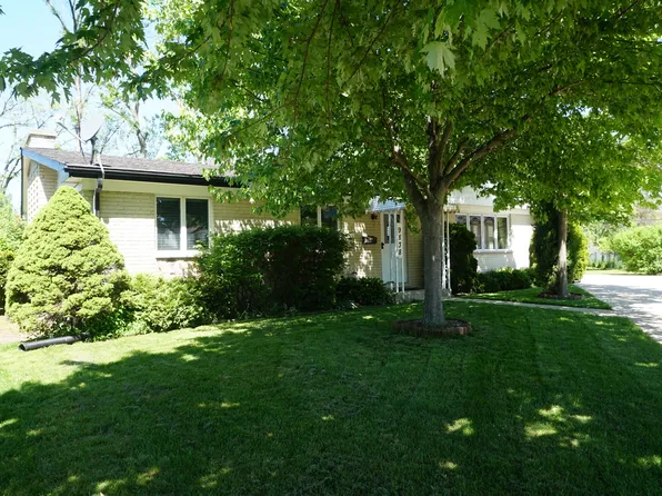 9838 N Maynard Ter, Niles, IL 60714