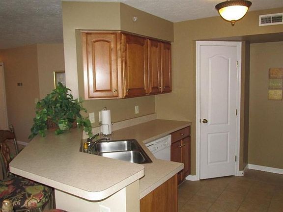 4th image of 1624 Ashley Ct APT 104