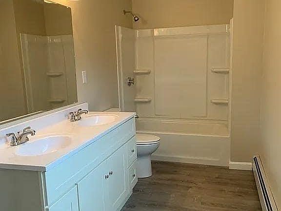 4th image of 17 Emerald St #17
