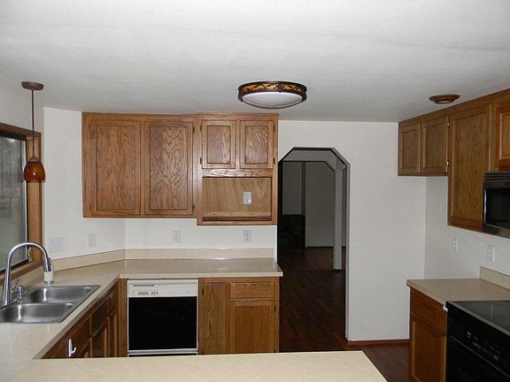 2nd image of 2265 Darvic Pl