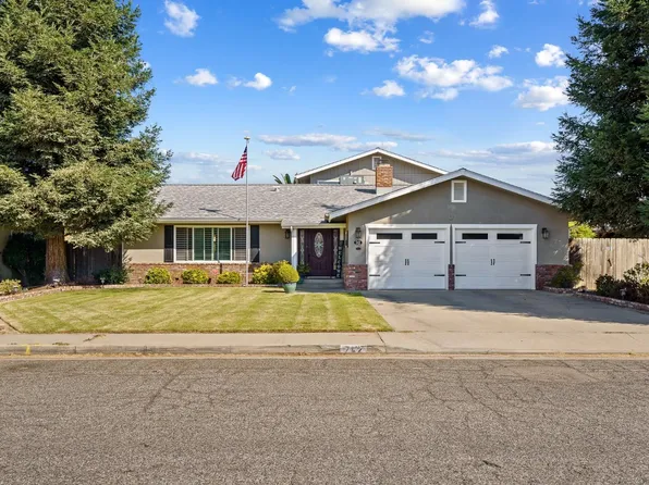 742 W Herbert Ave, Reedley, CA 93654