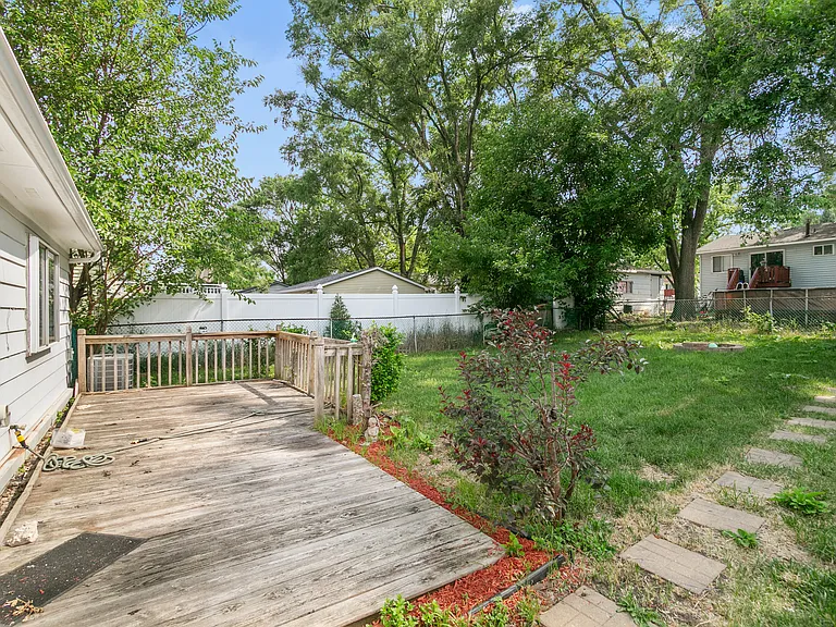 16 Galewood Dr — Photo 12