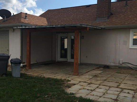 3rd image of 7532 White Ash Dr