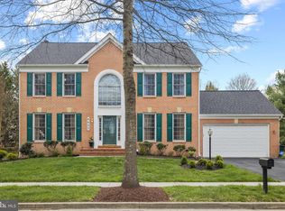 9923 Willow Tree Ter, Rockville, MD 20850