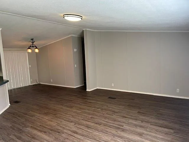 3 bed, 2.0 bath, 1568 sqft, $1,550 — Photo 2