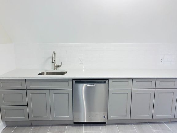 3rd image of 159 Grafton St Floor 3