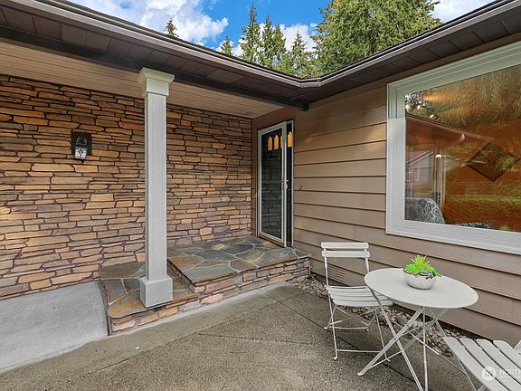 4th image of 15920 187th Avenue NE