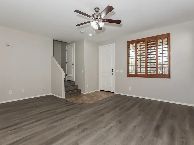 1648 E Joseph Way — Photo 5