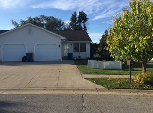 426 Spruce St, Barberton, OH 44203