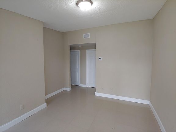 3rd image of 2347 Keith St