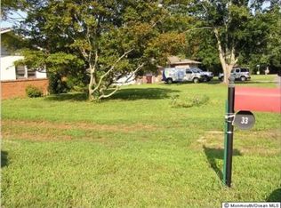33 Lawrence Ave, Bayville, NJ 08721