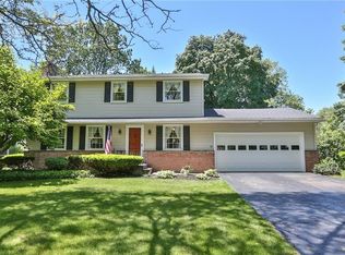 29 Alberta Dr, Penfield, NY 14526