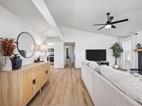 5th image of 709 Reed St