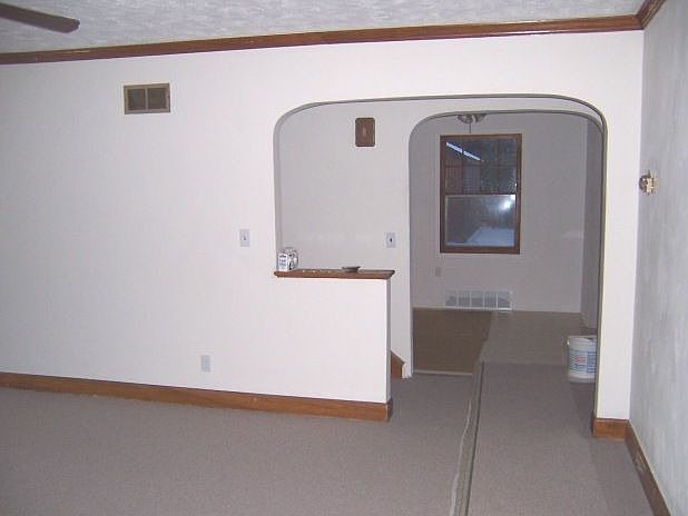 2nd image of 830 Lexington Ave