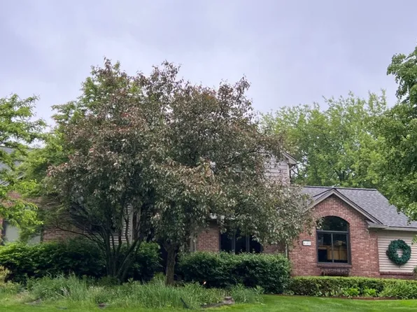 4102 Villager Dr, Orion, MI 48359