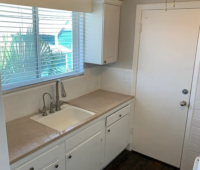 Colony Apartments — Photo 32