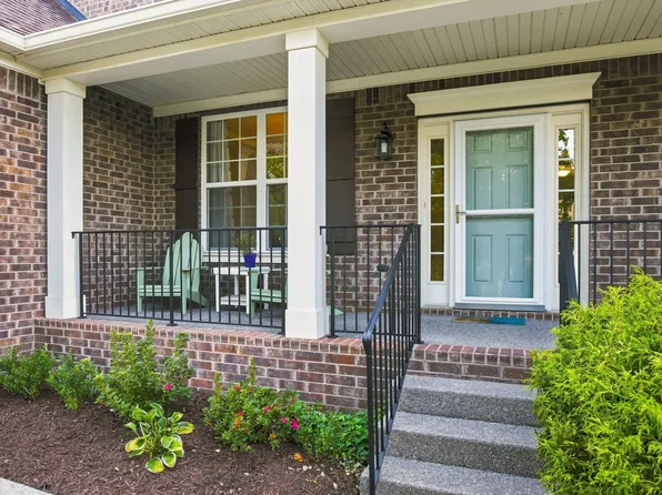 719 Crestmark Dr, Mount Juliet, TN 37122