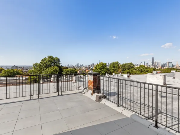 489 Seventh Avenue image 9 of 10