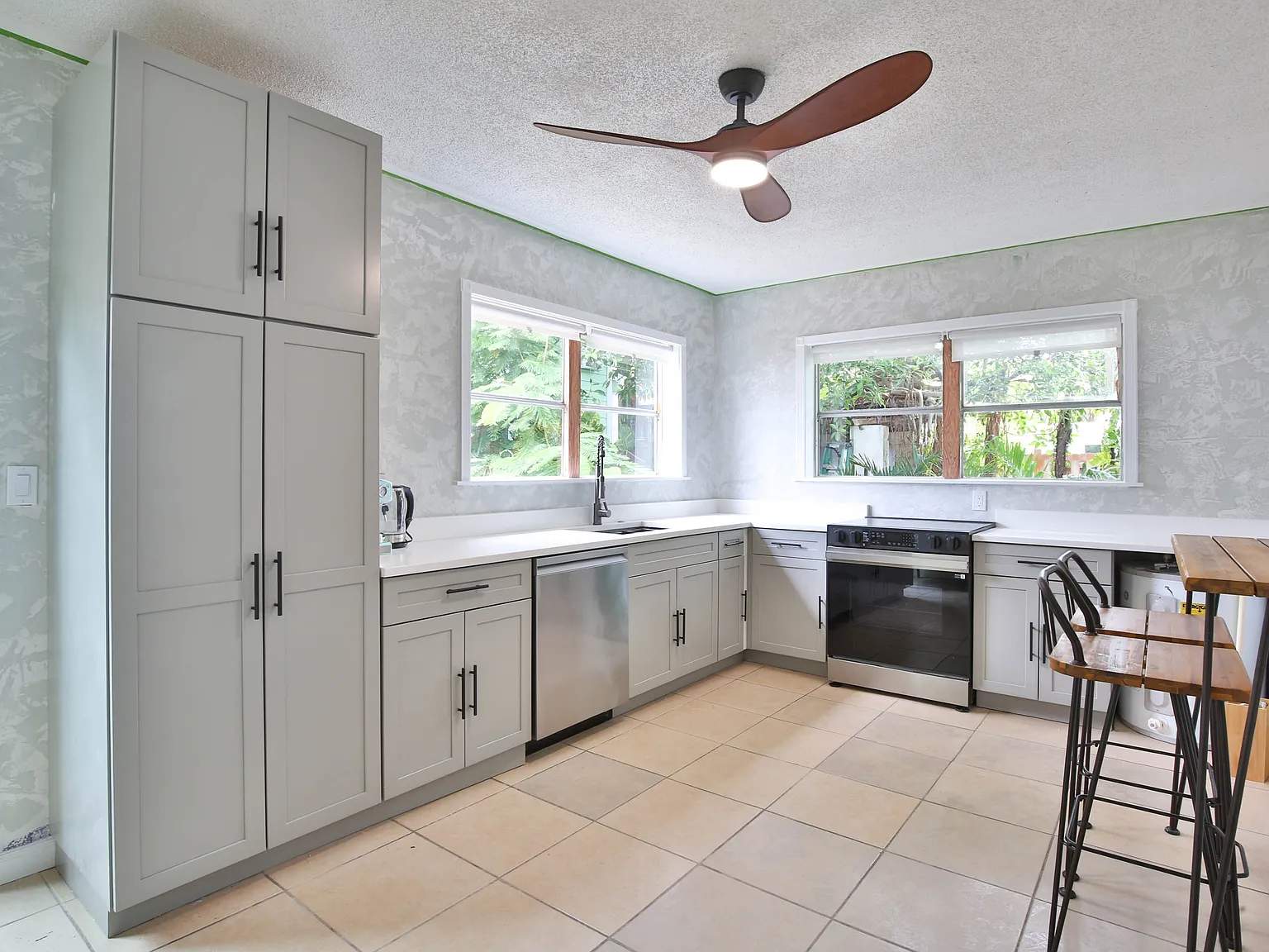 3 bed, 1.5 bath, 1000 sqft, $3,975 — Photo 4