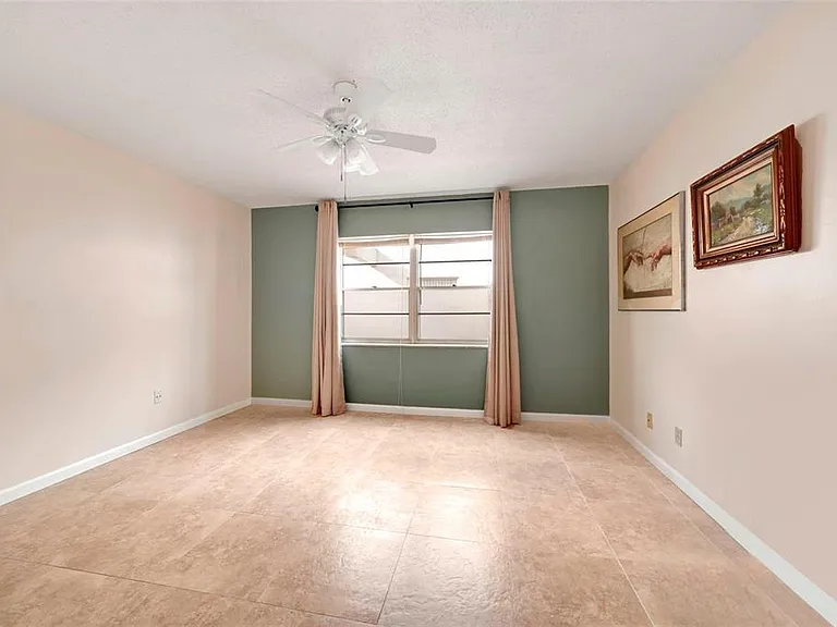7500 NW 30th Pl #402 — Photo 8