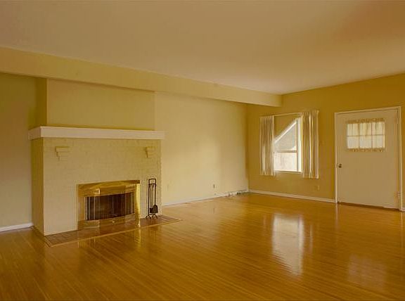 3rd image of 1619 Huntington Dr