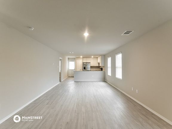 4th image of 5719 Elm Valley Dr
