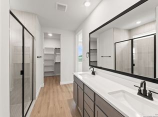 16646 Rosemary Rdg, Elmendorf, TX 78112