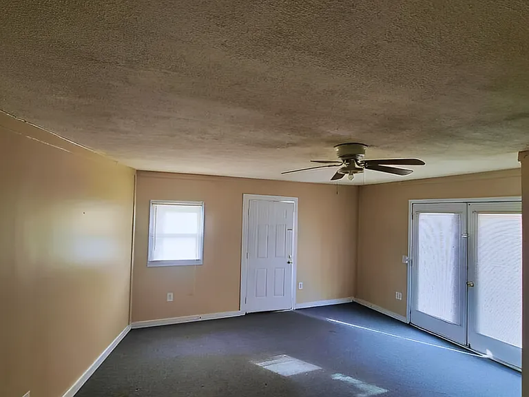 1752 Sparger Rd #B — Photo 3