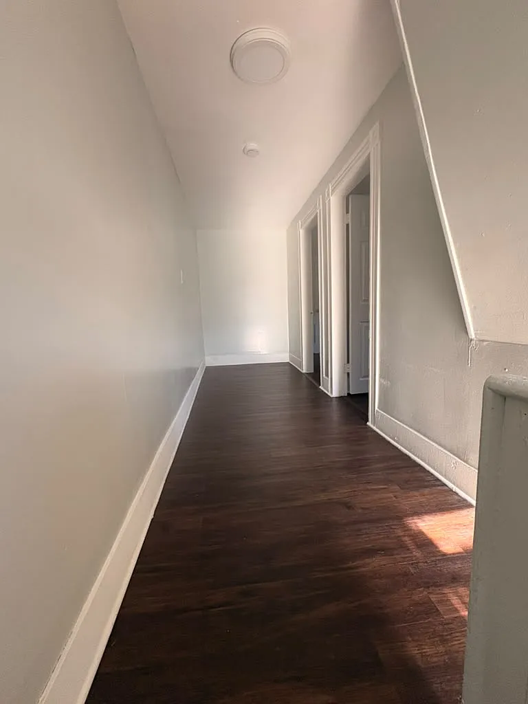 3 bed, 1400 sqft, $1,900 — Photo 1