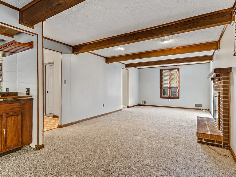 104 Erin Ct — Photo 11