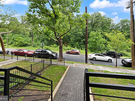 4th image of 2209 M St NE #1