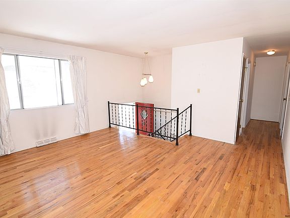 5th image of 158 Hathorn Blvd