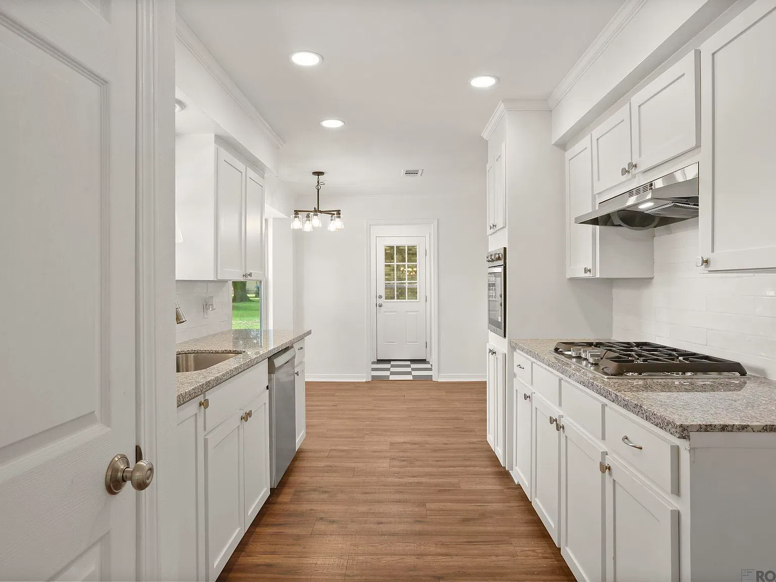 3 bed, 1865 sqft, $5,500 — Photo 1