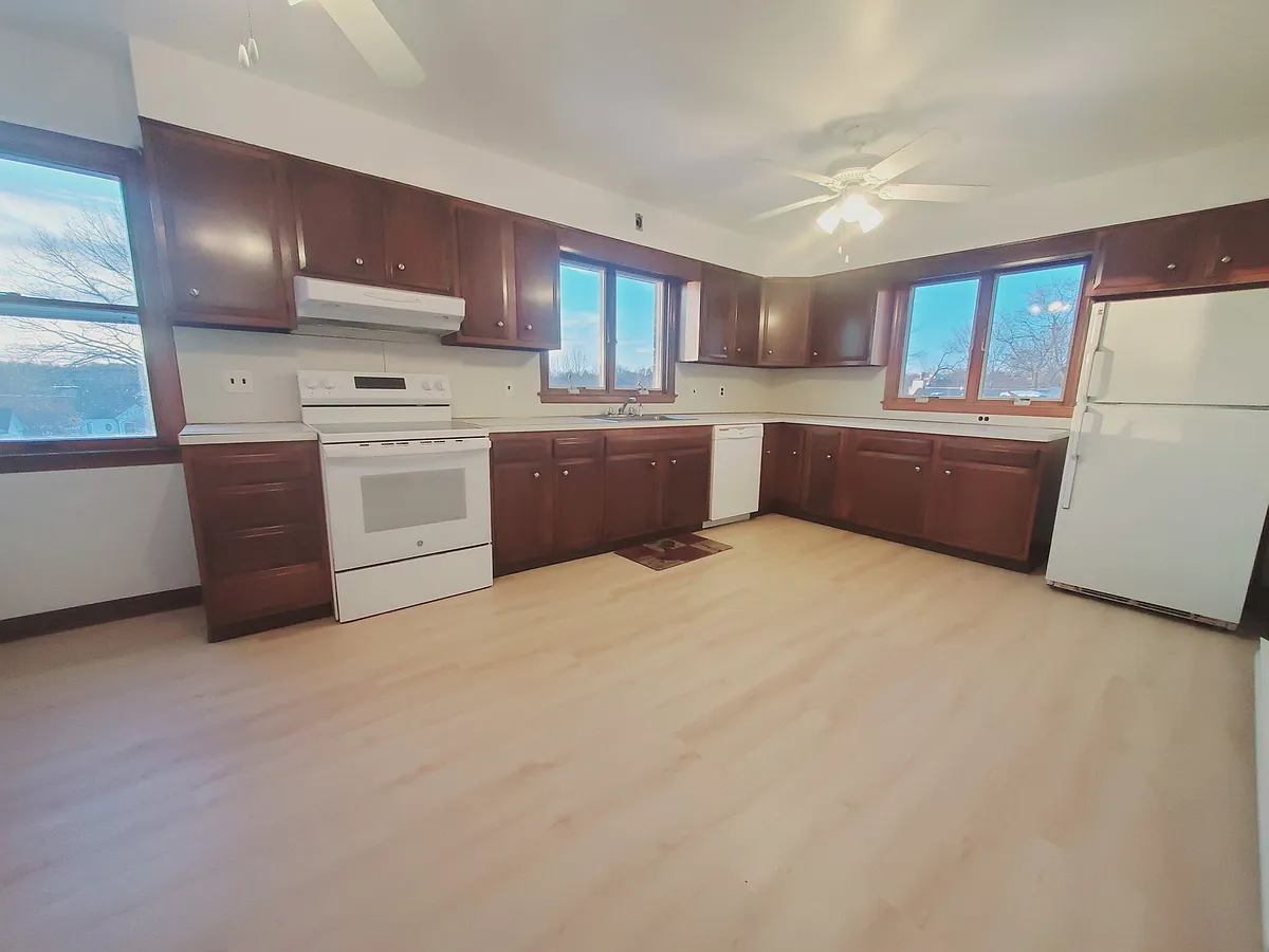 Building Photo - 16 Harold Ave #2