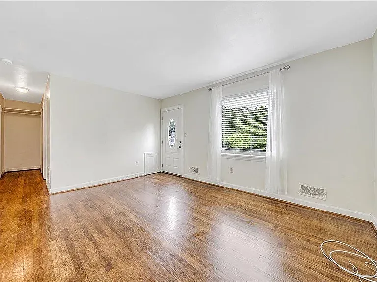 1218 Grayson Ave NW — Photo 5