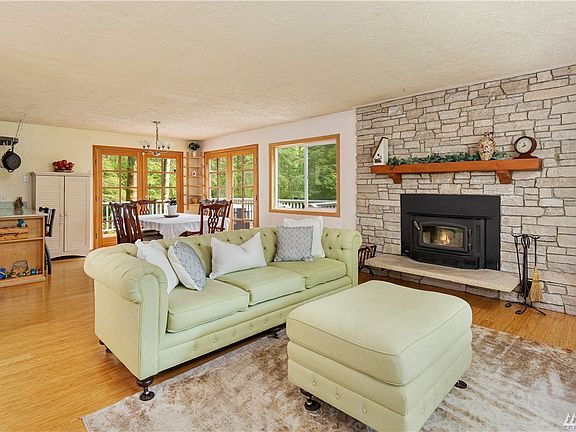 3rd image of 43615 SE 170th St