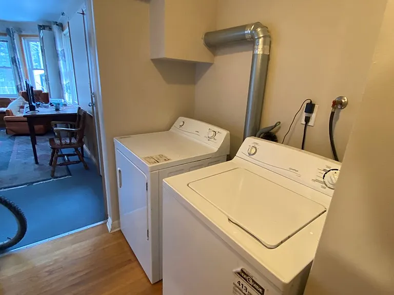 81 Elgin Cres #3 — Photo 10