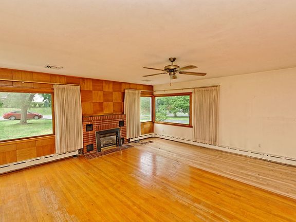 5th image of 13 Skyview Dr