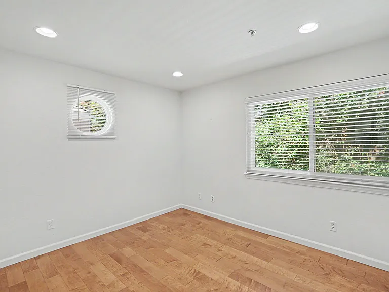 437 Camille Cir #1-11 — Photo 31